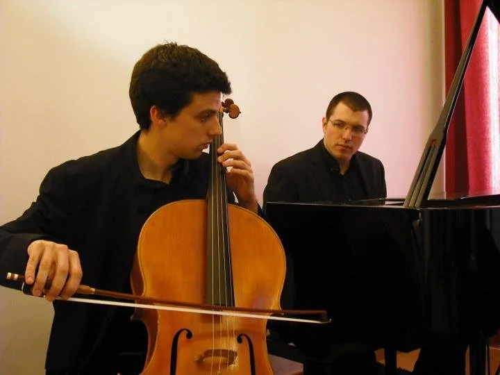 Daniel Claret and Gerard Pastor rehearsing cello and piano.