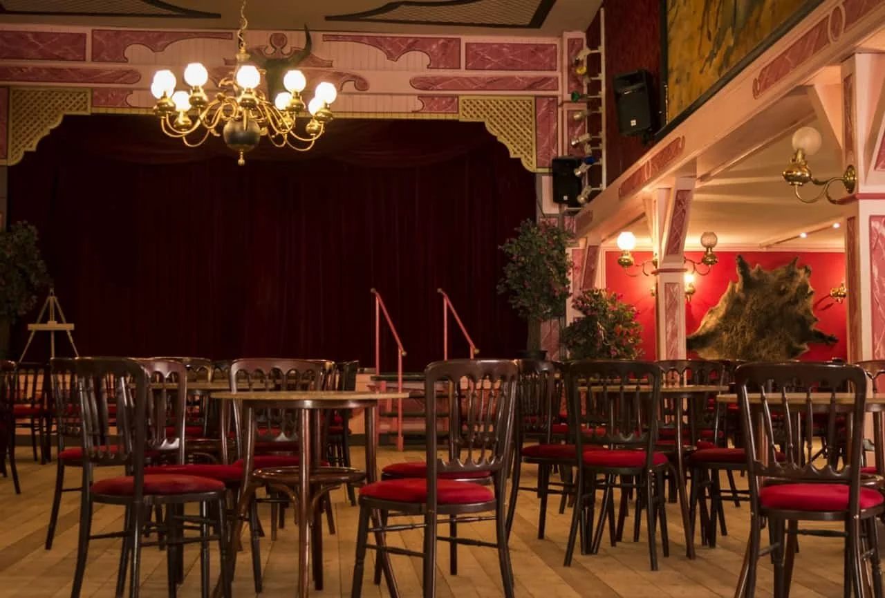 gastronomie-schloss-thurn-saloon.jpg
